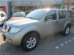 Nissan Pathfinder 2.5 dCi XE, 4x4, 7 Sitzer, DPF